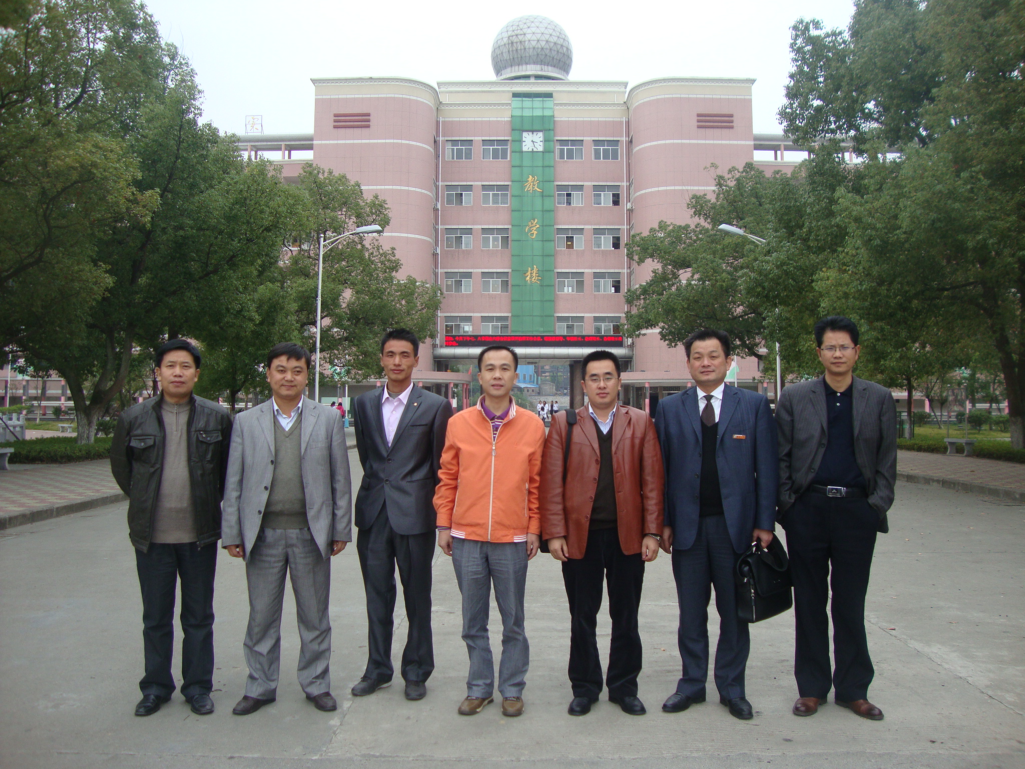 2010年3月日,上海倾技仪器仪表科技有限公司,溆浦县商务局一行五人